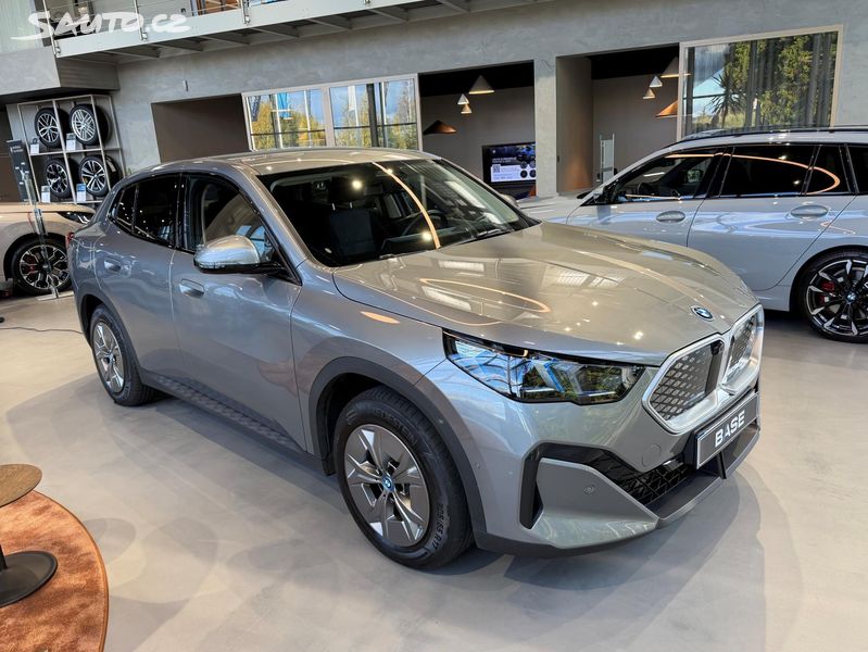BMW iX2, xDrive 30